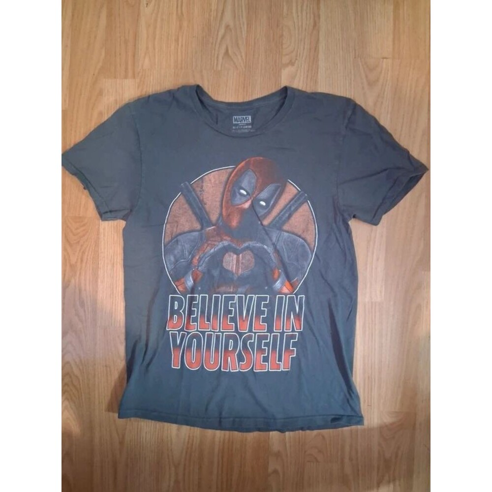 Marvel Deadpool "Believe In Yourself" Graphic TShirt Men's Size Small (34/36)